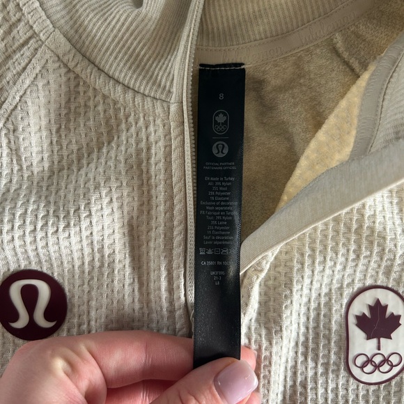 Like New Lululemon Team Canada Olympic Sweater Quarter Zip - Picture 3 of 3